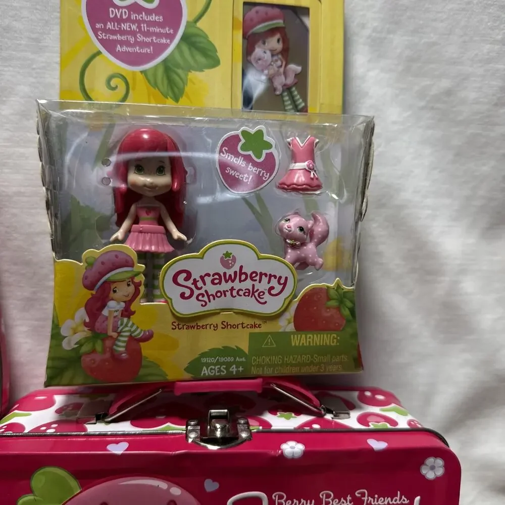 Y2k Strawberry Shortcake Lot Mini Doll With Dvd & 3 Lunch Boxes